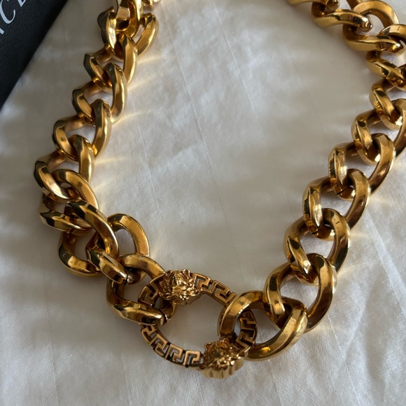 NEW Versace Greca Link Gold Chain Necklace w/ Double Medusa Head Pendant 17” - Picture 6 of 6